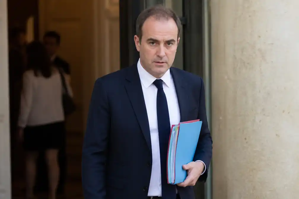 Franse premier belegt crisisberaad over hittegolf